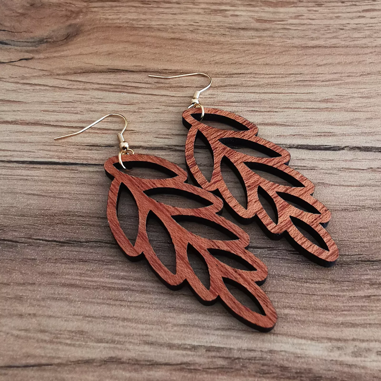 Boucles d'oreilles "Derev" en bois d'Acajou