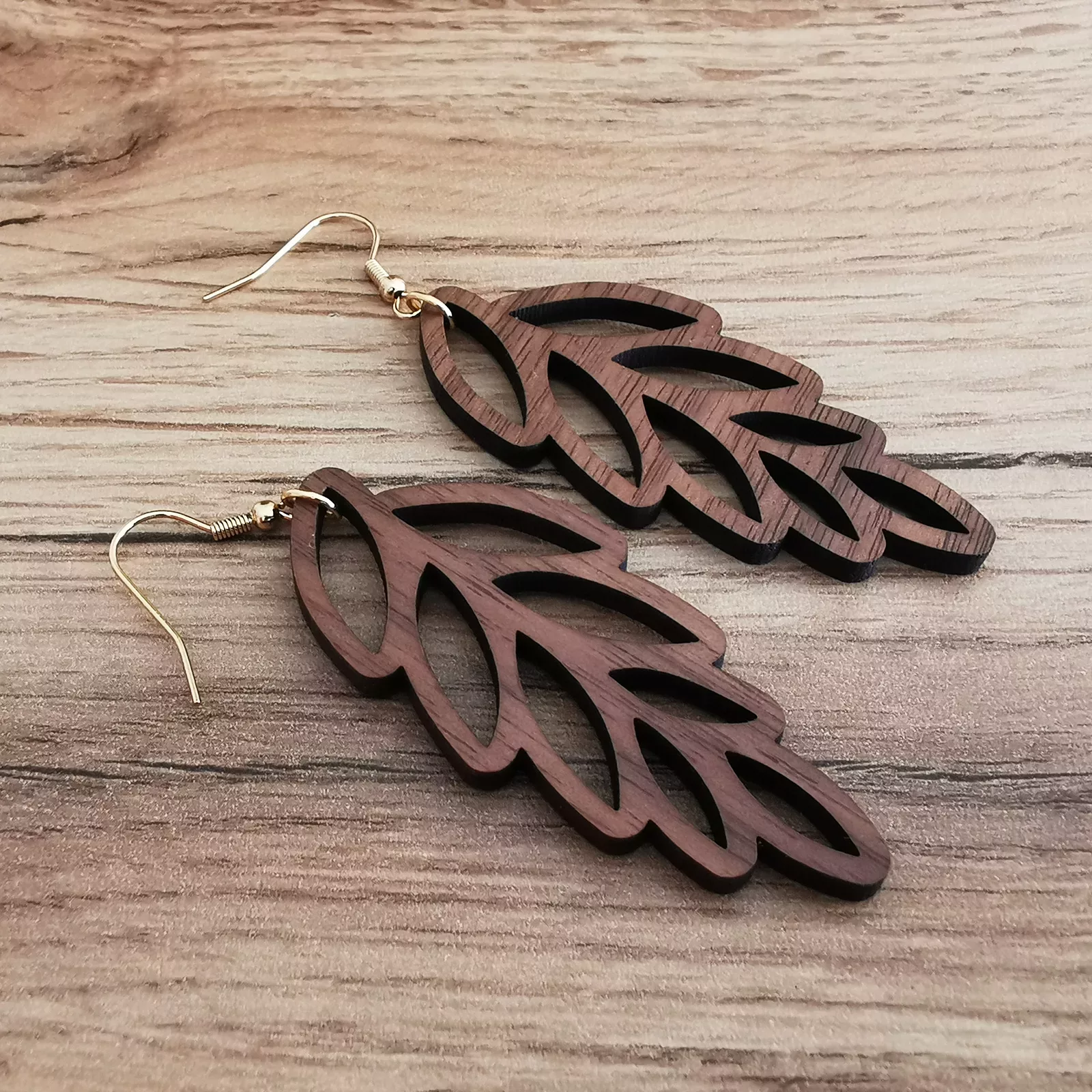 Boucles d'oreilles "Derev" en bois de Noisetier