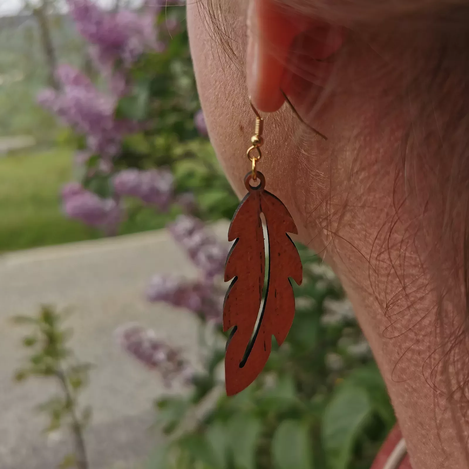 Boucles d'oreilles "Plume" en bois d'Acajou