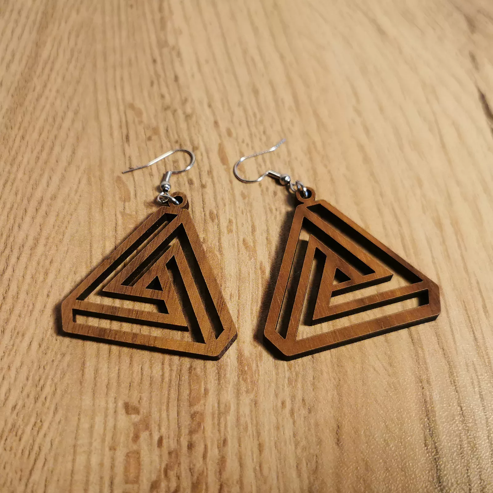 Boucles d'oreilles "Bermudes" en bois de Noisetier