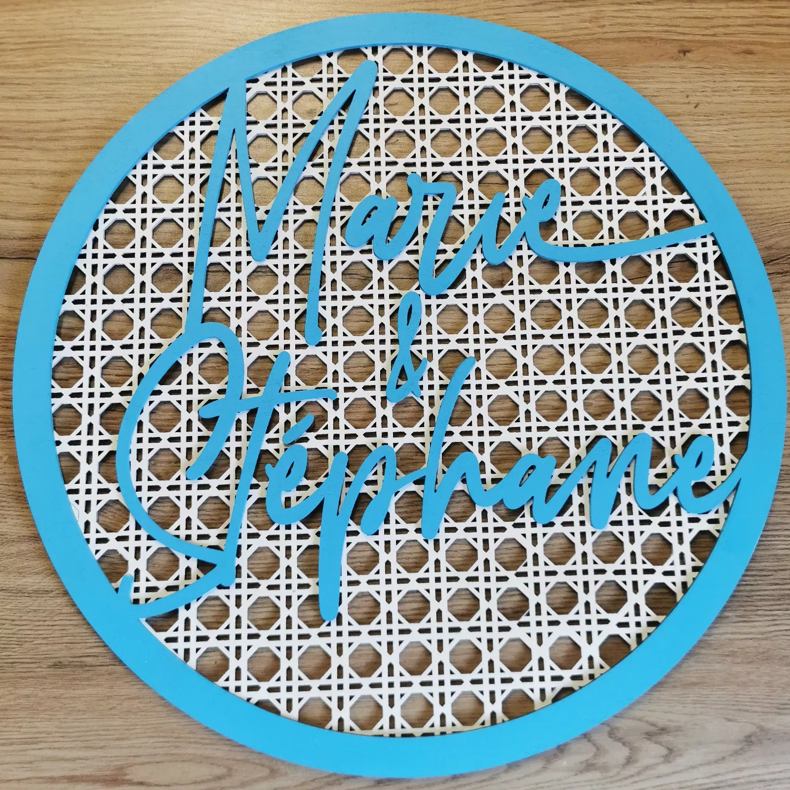 Cercle prénom(s) sur motif cannage