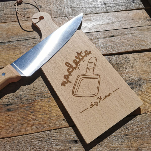 Planche apéro en bois personnalisée