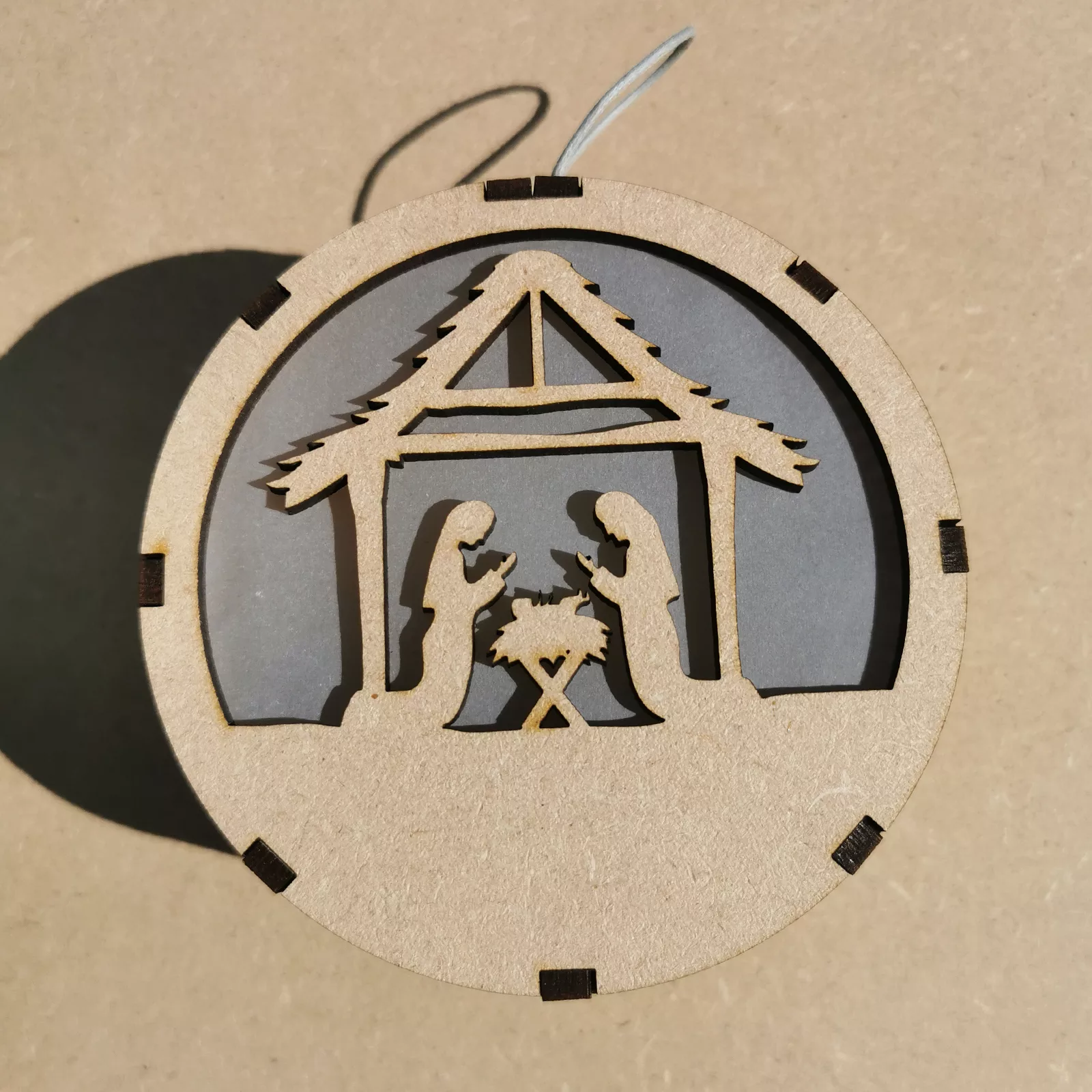 Ornement lumineux en bois : La Crèche de Noël