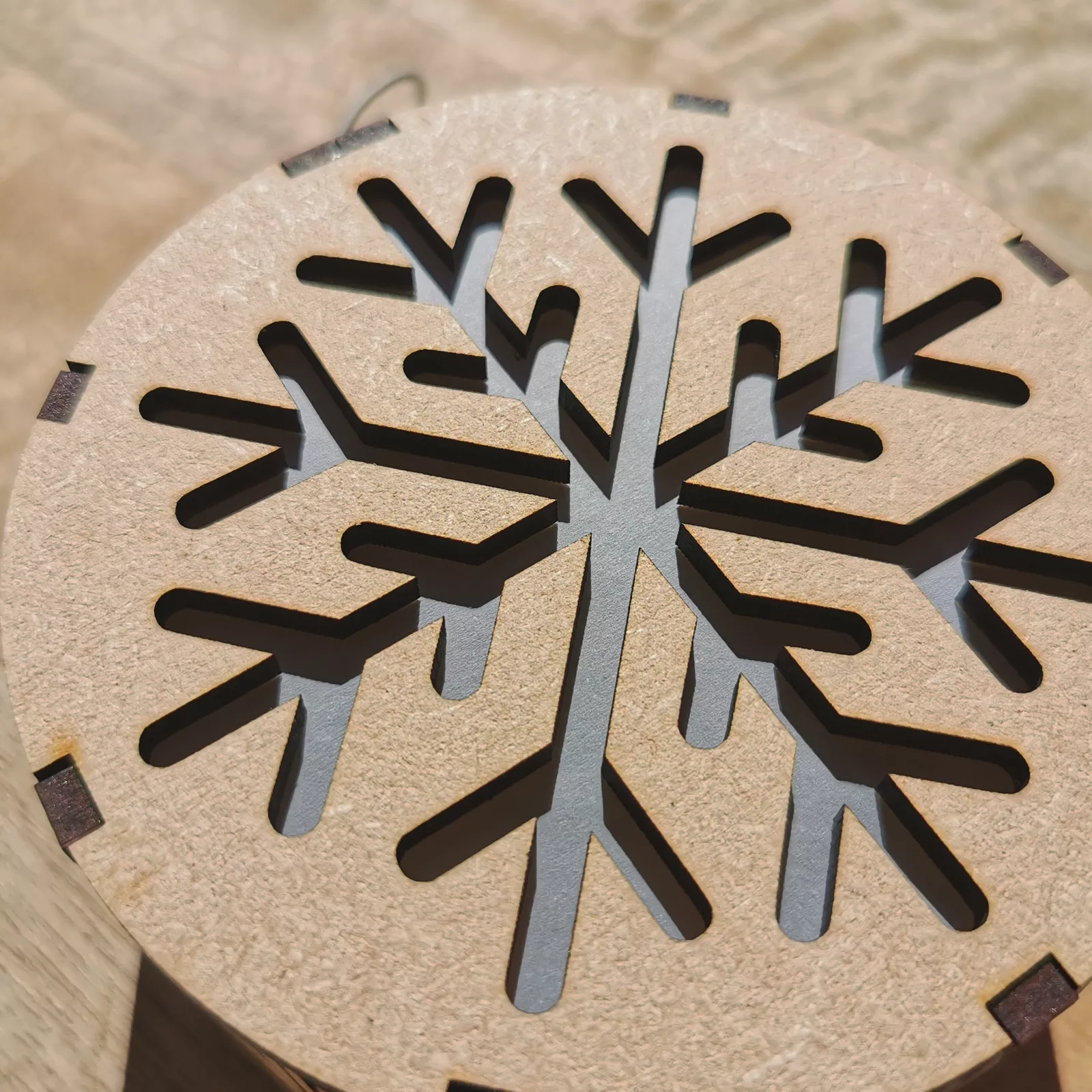 Ornement lumineux en bois : Le Flocon de neige