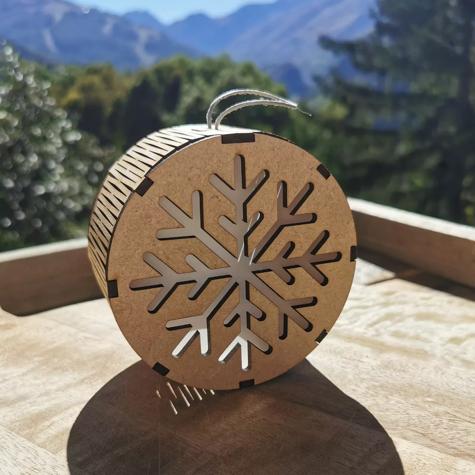 Ornement lumineux en bois : Le Flocon de neige